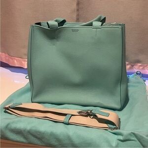 🩵Large Tiffany & Co Leather Tote Bag🩵